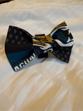 Jacksonville Jaguars Pet Bow Tie (medium)